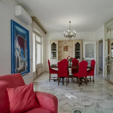 Διαμέρισμα Portosole Roomy Garden Flat *