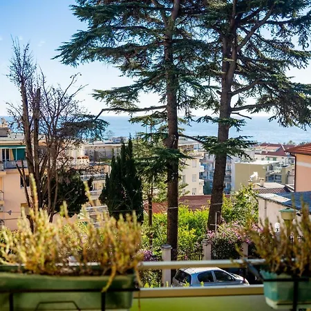Διαμέρισμα Portosole Roomy Garden Flat Σαν Ρέμο