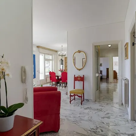Διαμέρισμα Portosole Roomy Garden Flat *