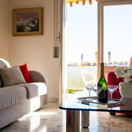 Portosole Roomy Garden Flat * Σαν Ρέμο