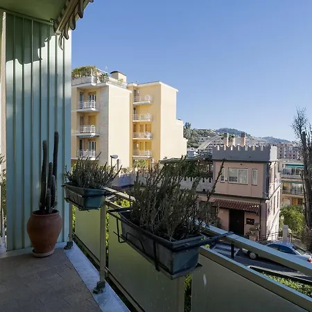 Διαμέρισμα Portosole Roomy Garden Flat *