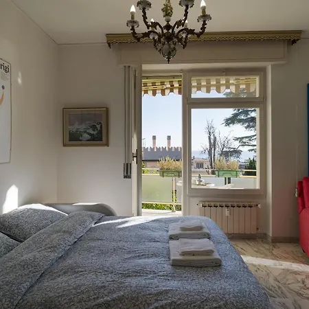 Διαμέρισμα Portosole Roomy Garden Flat *