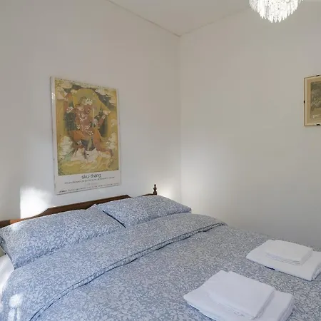 Διαμέρισμα Portosole Roomy Garden Flat